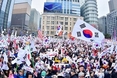 “정권교체냐, 정권연장이냐”의 한국인들의 고민